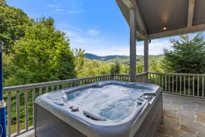 Elegant Mountain Townhome in Banner Elk - Image 3