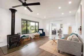 Waterfall Gully Retreat with Gas heated Pool - Image 4