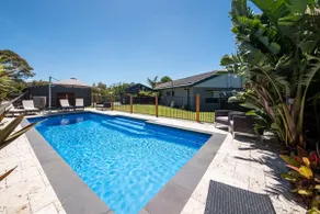 Waterfall Gully Retreat with Gas heated Pool - Image 2