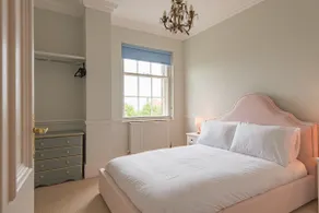 Admiralty House - Image 4