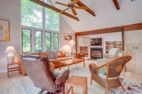 Mtn & Lake Views: Serene Wintergreen Resort Escape - Image 4