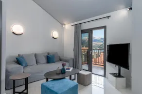 Deluxe Suite With sea Views to Argostoli bay - Image 2