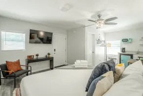 03 The Knoll Room - A PMI Scenic City Vacation Rental - Image 3