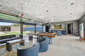 Serene estate, an entertainer's paradise - Image 4
