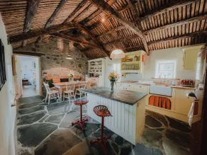 Secluded Thatched Cottage, near beaches & hill walking - Image 2