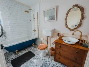 Secluded Thatched Cottage, near beaches & hill walking - Image 3