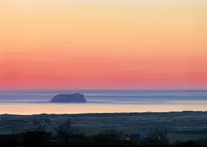 Secluded Thatched Cottage, near beaches & hill walking - Image 5