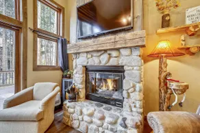 Village Point 109: Breckenridge Townhome with Private Hot Tub, Near Peak 9 - Image 2
