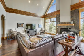 Swift Getaway: Hot Tub-Views-Pet Friendly! - Image 3