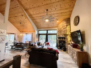 Hot tub, Wood Fireplace, Firepit, Pool/Marina Access - Image 4
