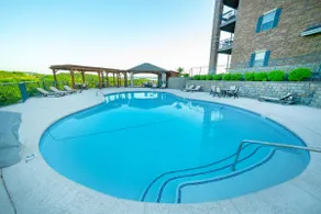 Family Friendly Lake View Condo - Image 5