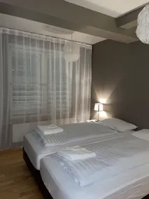 Penthouse on the main street, town center Akureyri - Image 4