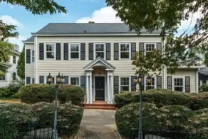 Luxurious 1BR in Grand Old Home - Image 2