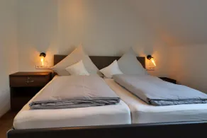 Apartment-Designer-Ensuite-River view-Apartment Co - Image 2