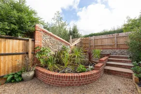 Fayette sleeps 4, 2 bedrooms, cute garden - Image 5