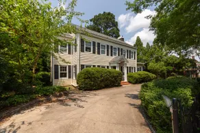 Spacious 2br In Grand Old Home, Downtown Durham - Image 3