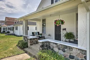 Pet-Friendly Greenville Home w/ Private Yard - Image 3
