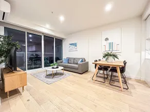 Close to Mel Uni 2BR2BA parking Balconywifi - Image 5