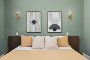 Luxury Design -Close to Downtown Broadway & Coffee - Image 2