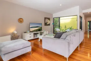 At Lizzie - Image 3