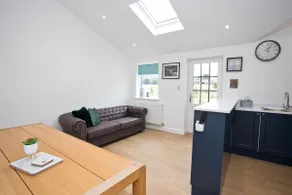 A contemporary, rural, 2 bed cottage, close to sea - Image 2