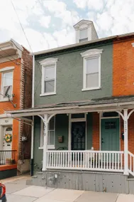 Comfy renovated townhome - heart of Downtown Lancaster - Image 2
