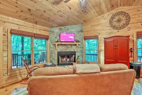 'Bigfoot's Hideout' in Blue Ridge w/ Hot Tub! - Image 4