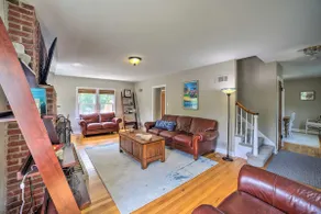 Pet-Friendly Lake Getaway: 1 Block to Beach! - Image 4