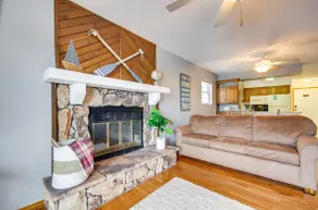 Cozy Lake Ozark Condo Rental w/ Grill, Pool Access - Image 4