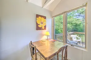 Couples Getaway Near Beaches: Northport Cottage - Image 3