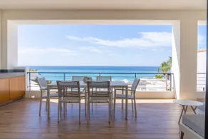 Luxury Residence with Modern Interior and Views - Image 4
