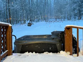 Crows Nest Cabin -Mountain View - Hot Tub & Sauna - Image 4