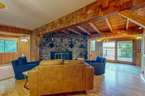 Lakeside Pet Paradise: Kayaks, Grill & Views! - Image 5