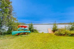Lakeside Pet Paradise: Kayaks, Grill & Views! - Image 3