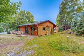 Lakeside Pet Paradise: Kayaks, Grill & Views! - Image 2