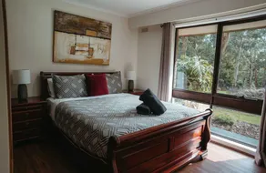 The Timboon Villa - 5 bedroom home - Image 3