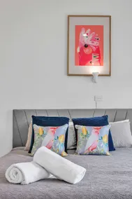 Galah Studio with King - Image 4