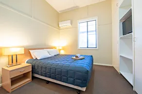 Spacious 4-Bedroom house within motel grounds - Image 4
