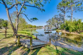 Lakefront Retreat w/ Kayaks & Fire Pit in Clermont - Image 2