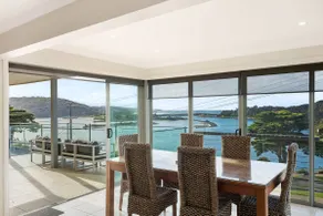 Champagne Views - Image 5