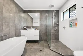 Bell Street 36 Dicky Beach - Image 4