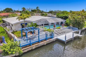 Heated Pool-Waterfront 4BD Villa: Deck&BBQ - Image 2