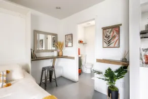 Enjoy a comfortable stay near Downtown Nashville - Image 5