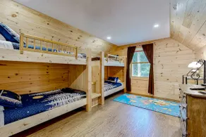 Rural 4BR | Fireplace | Balcony | W/D - Image 5