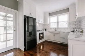 Byrne House - 3BR Family Stay w/ Wi-Fi & Parking - Image 4