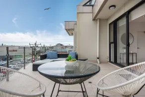 Aqua Views of the bay in Mornington - Image 4