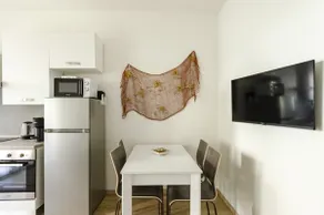 JOIVY Banfi Apartment - Image 3