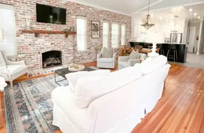 Top Property, Downtown Walkable, Private Suites - Image 4