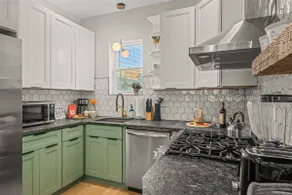 Clean and Comfy | King Bed | Steps to Fishtown Fun - Image 5