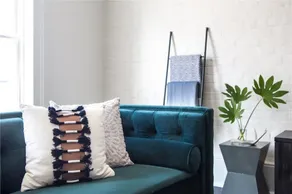 Alluring Upscale Chic Downtown Condo - Image 3
